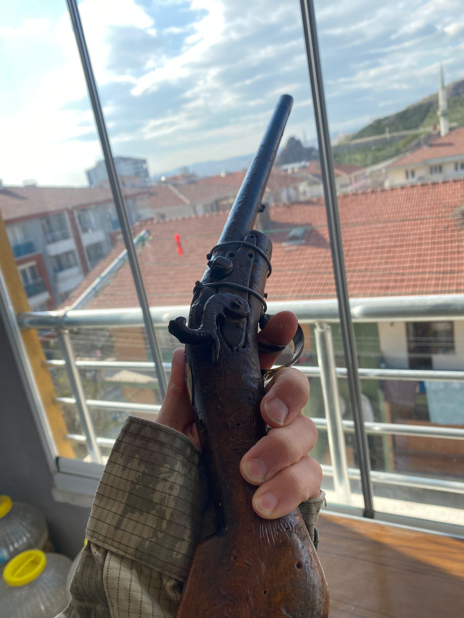 antika altın işlemeli koleksiyonluk silah
