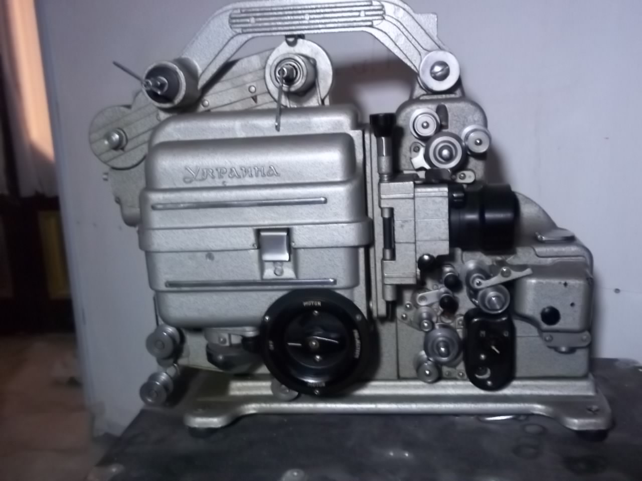 eski sinema makinesi 1968