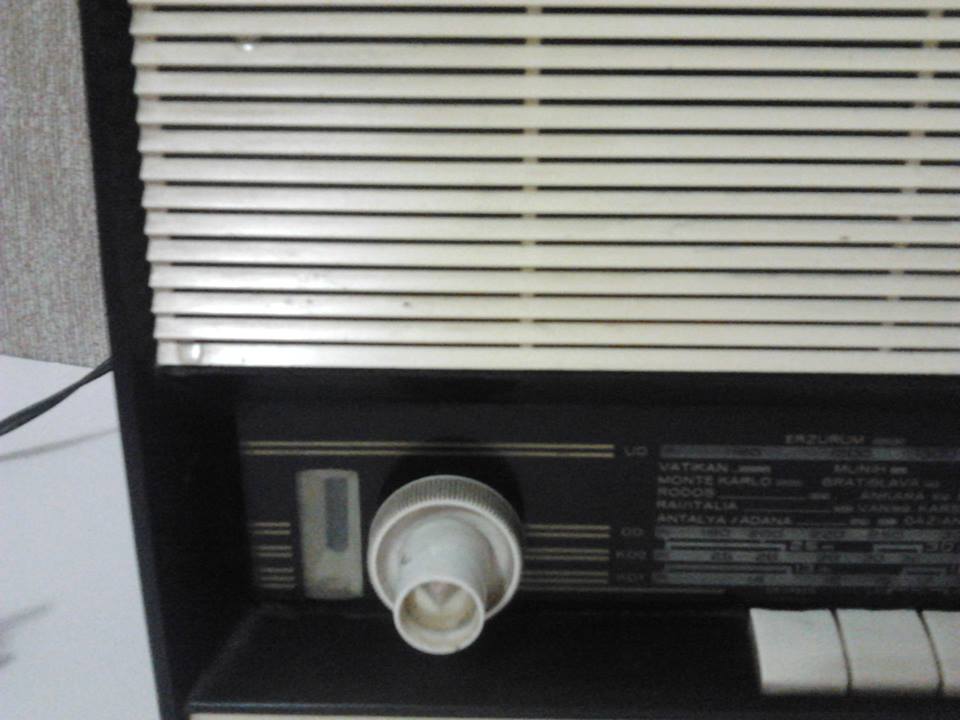 Lambalı Philips radyo