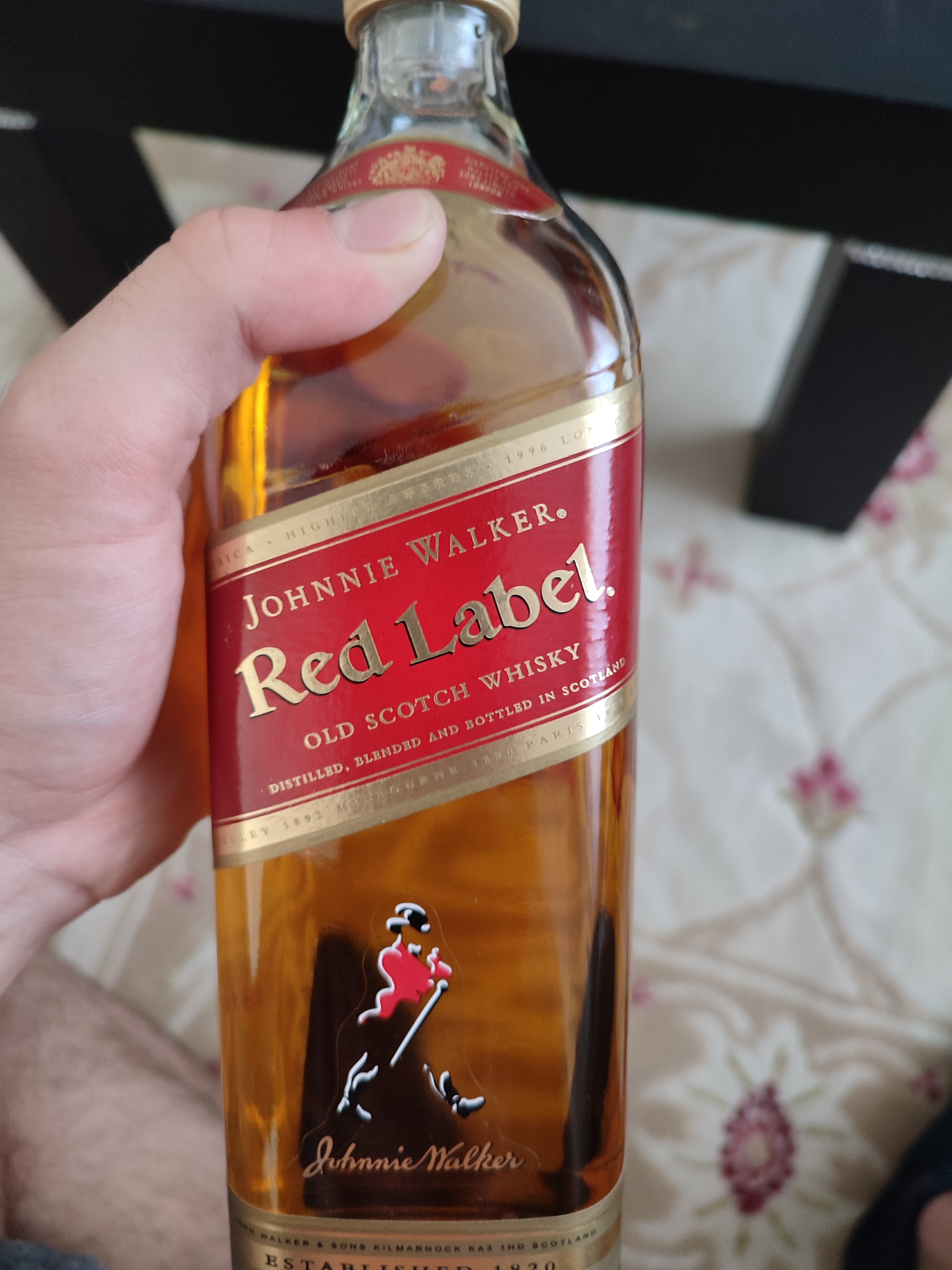 Red label viski