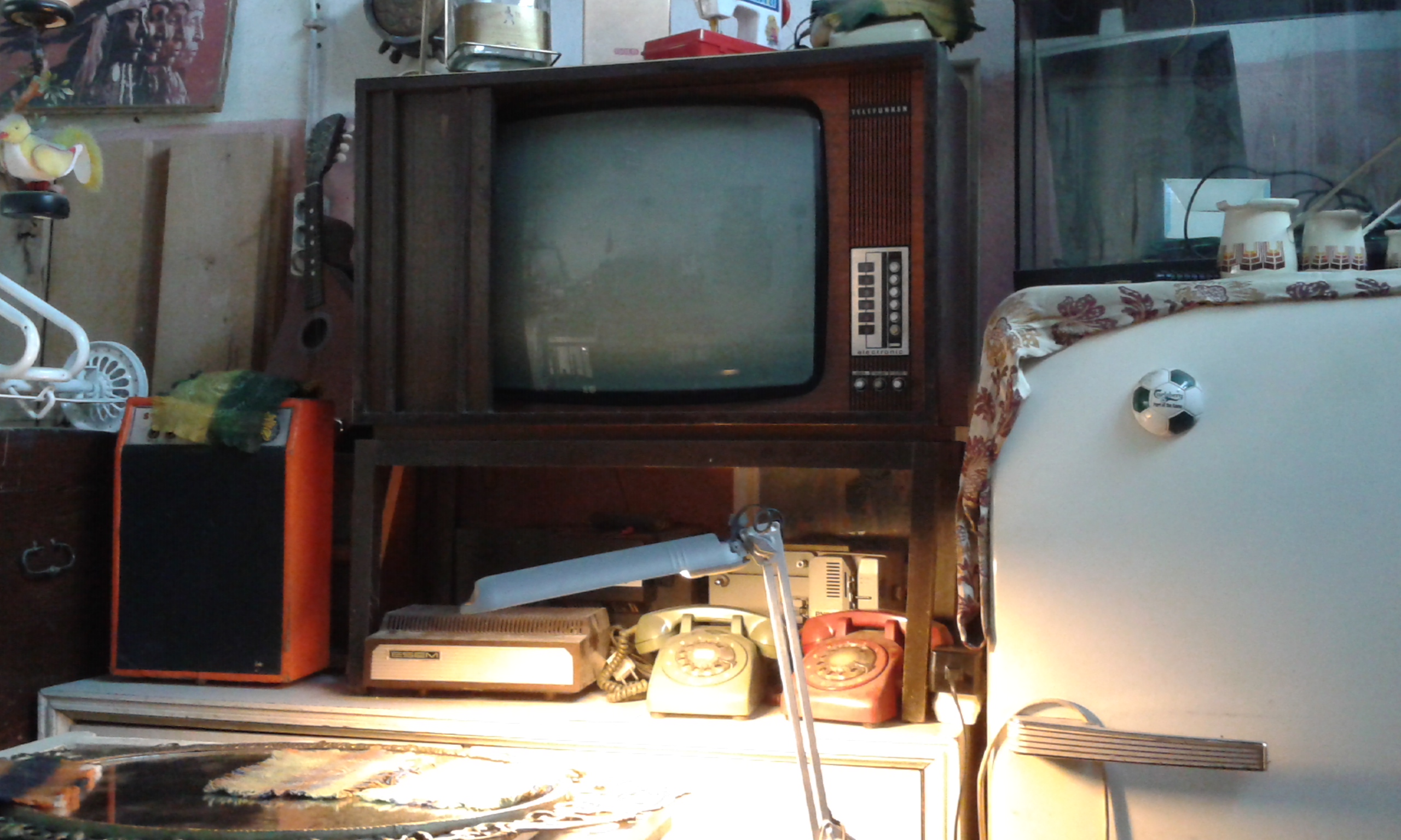 Antika telefunken storlu ayaklı  televizyon