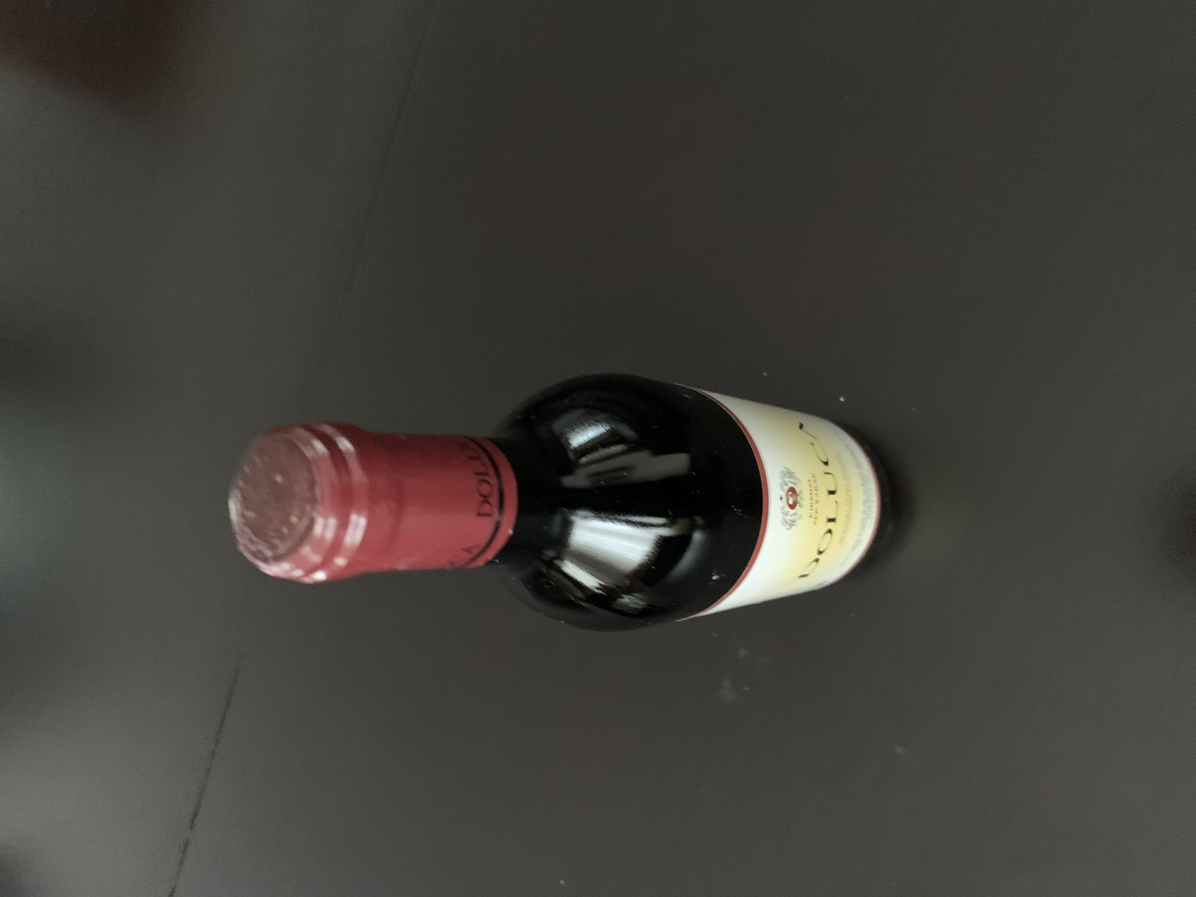 Doluca sek kırmızı şarap