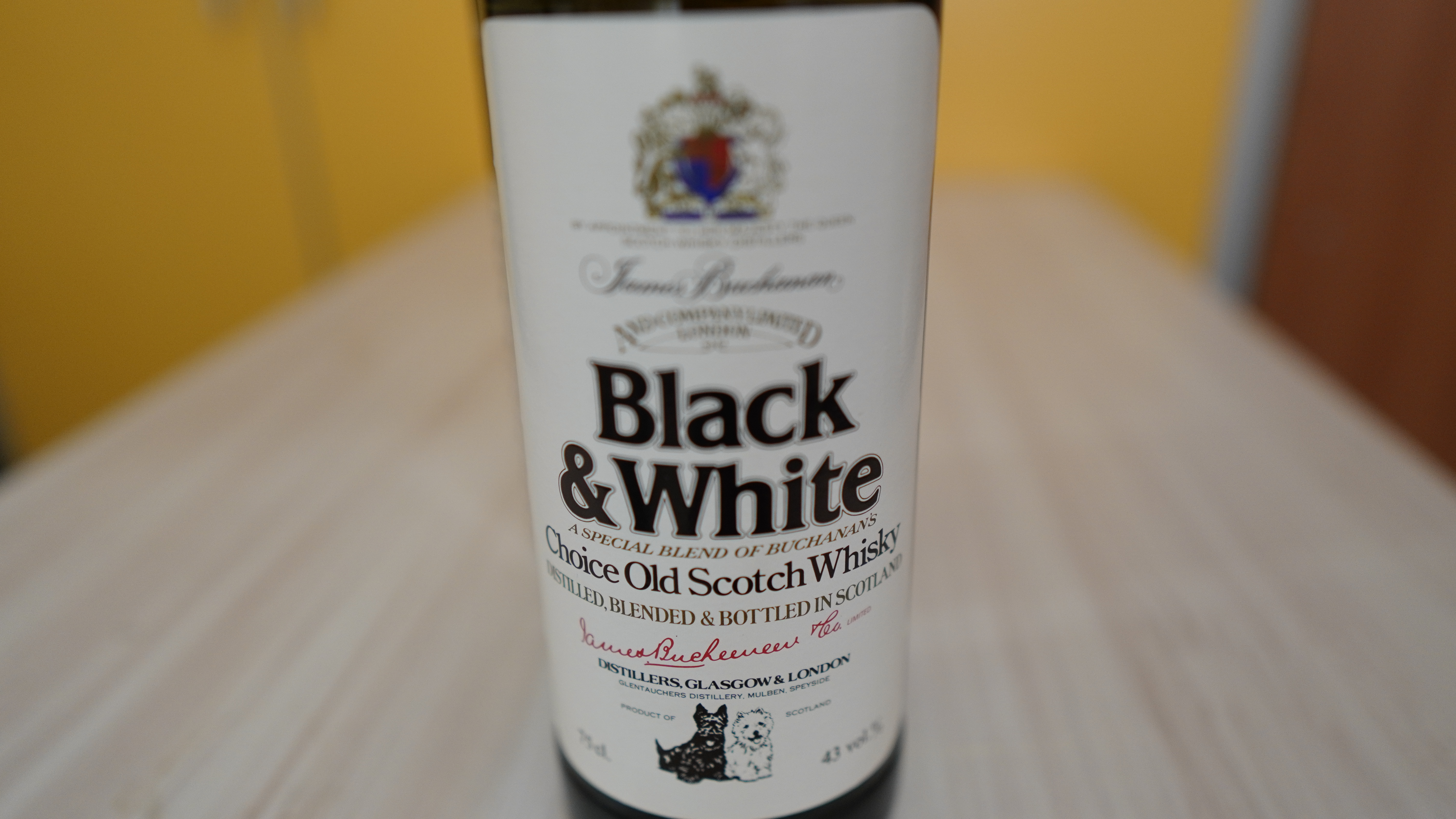 Black & White Scotch Whisky (Orijinal İskoç Viskisi) 1976