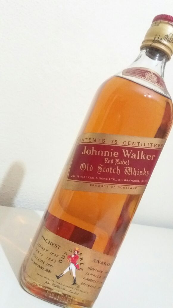 JOHNNİE WALKER RED LABEL OLD SCOTCH WHİSKY 80'Lİ YILLARA AİT