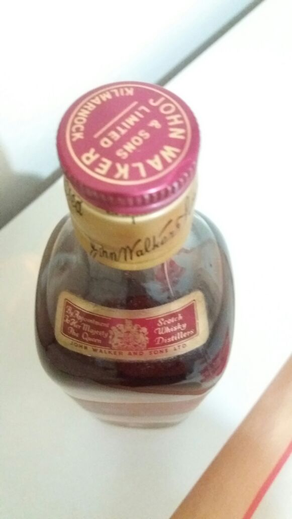 JOHNNİE WALKER RED LABEL OLD SCOTCH WHİSKY 80'Lİ YILLARA AİT