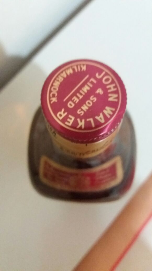 JOHNNİE WALKER RED LABEL OLD SCOTCH WHİSKY 80'Lİ YILLARA AİT