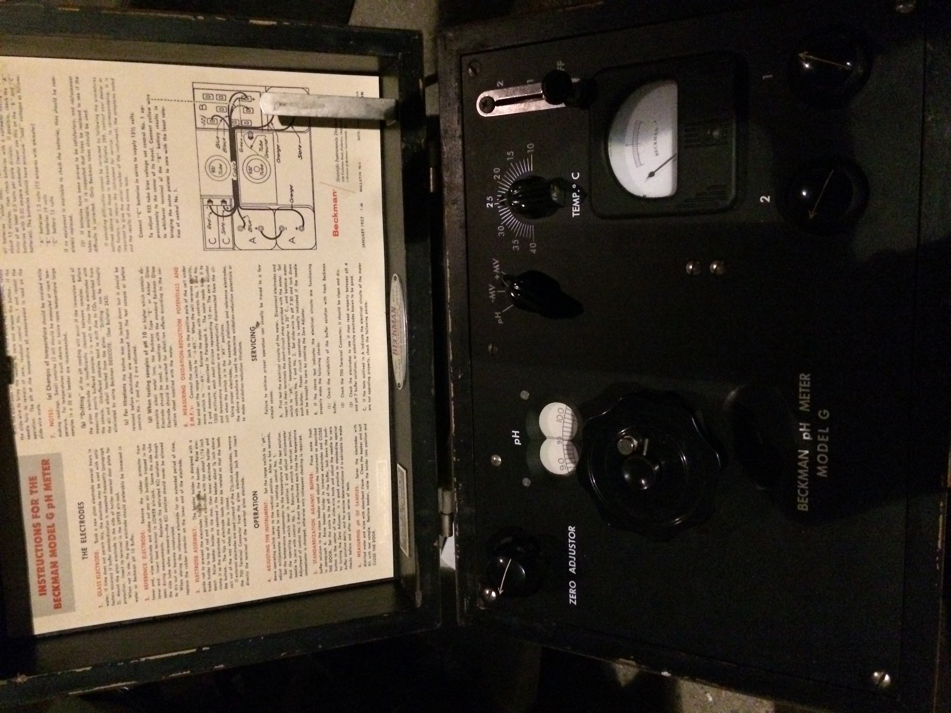 Beckman pH meter model G