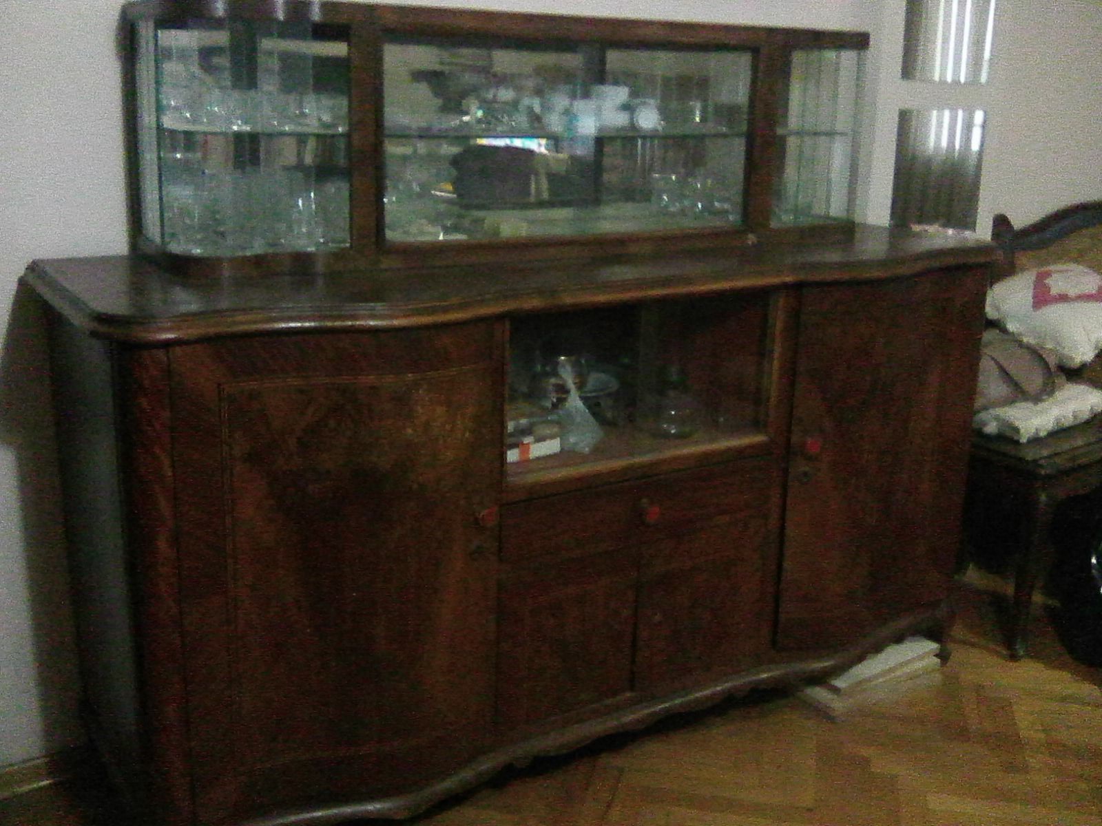 100 Yıllık Antika Büfe